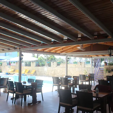 Victoria Princess 4* Side