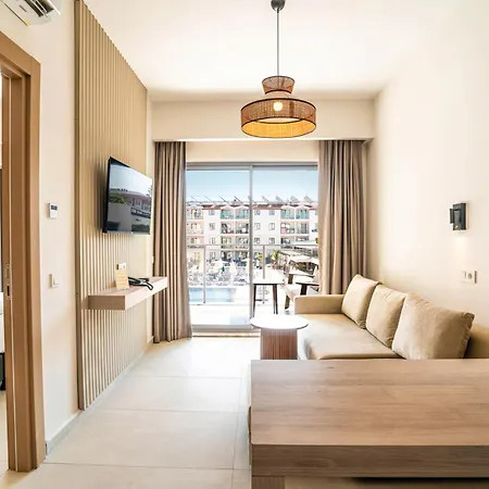 Victoria Princess 4* Side