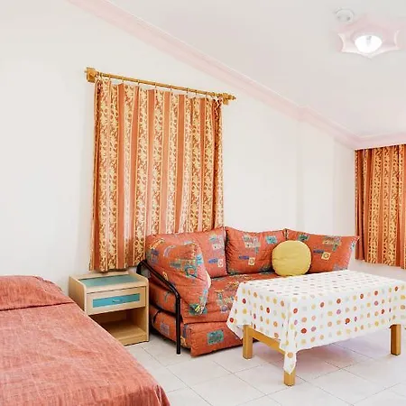 Victoria Princess Aparthotel Side